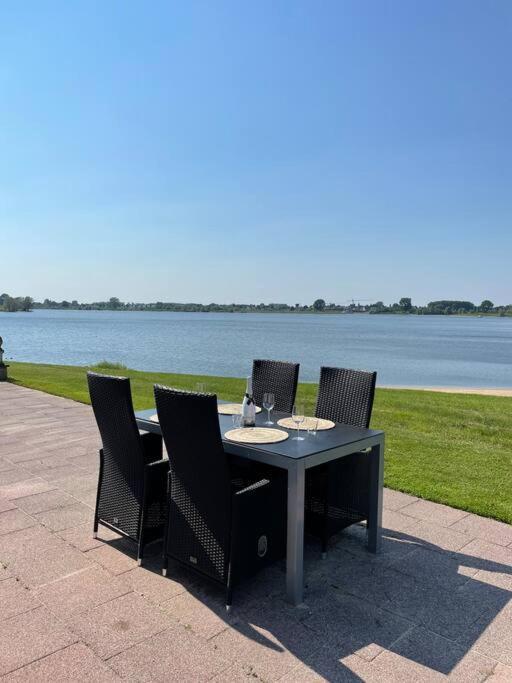 Luxe Chalet Direct Aan Het Water Met Strand Lith المظهر الخارجي الصورة