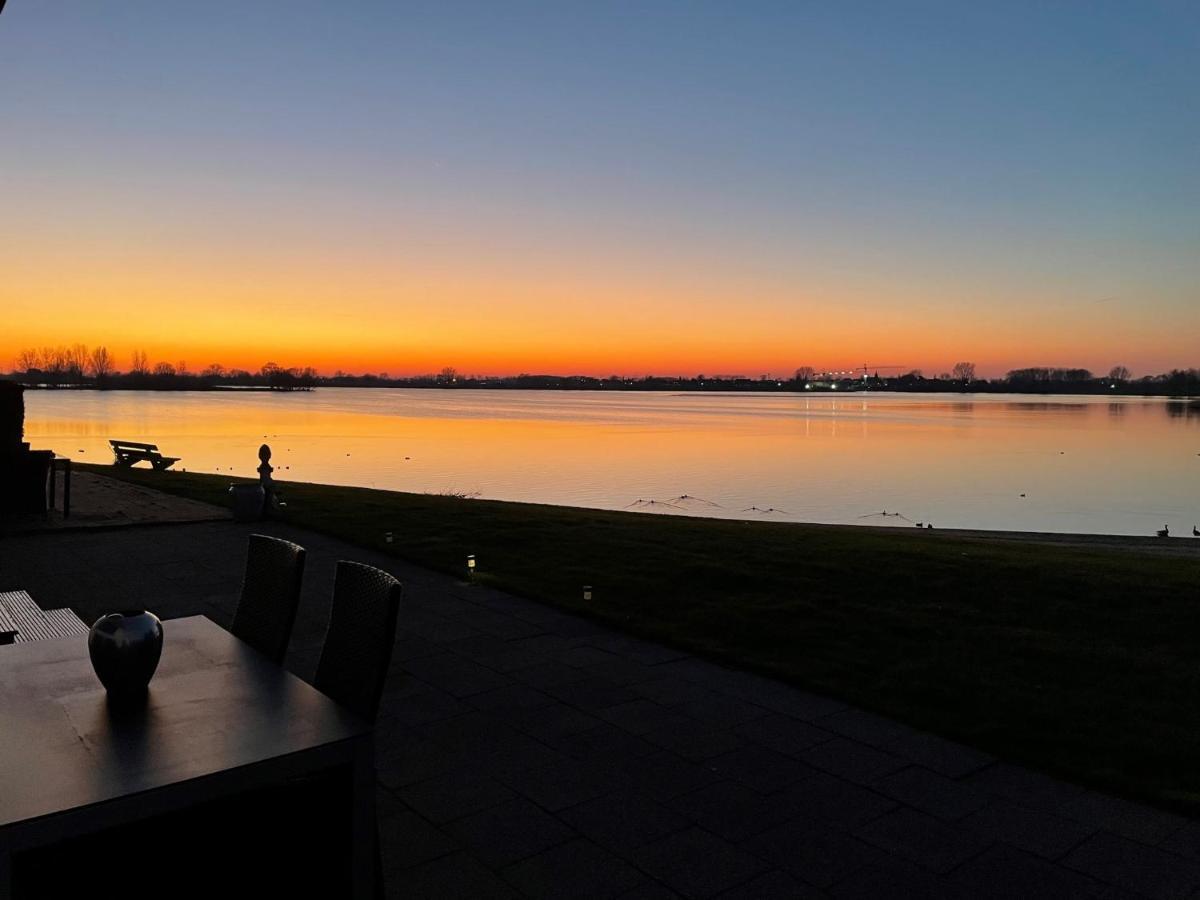 Luxe Chalet Direct Aan Het Water Met Strand Lith المظهر الخارجي الصورة