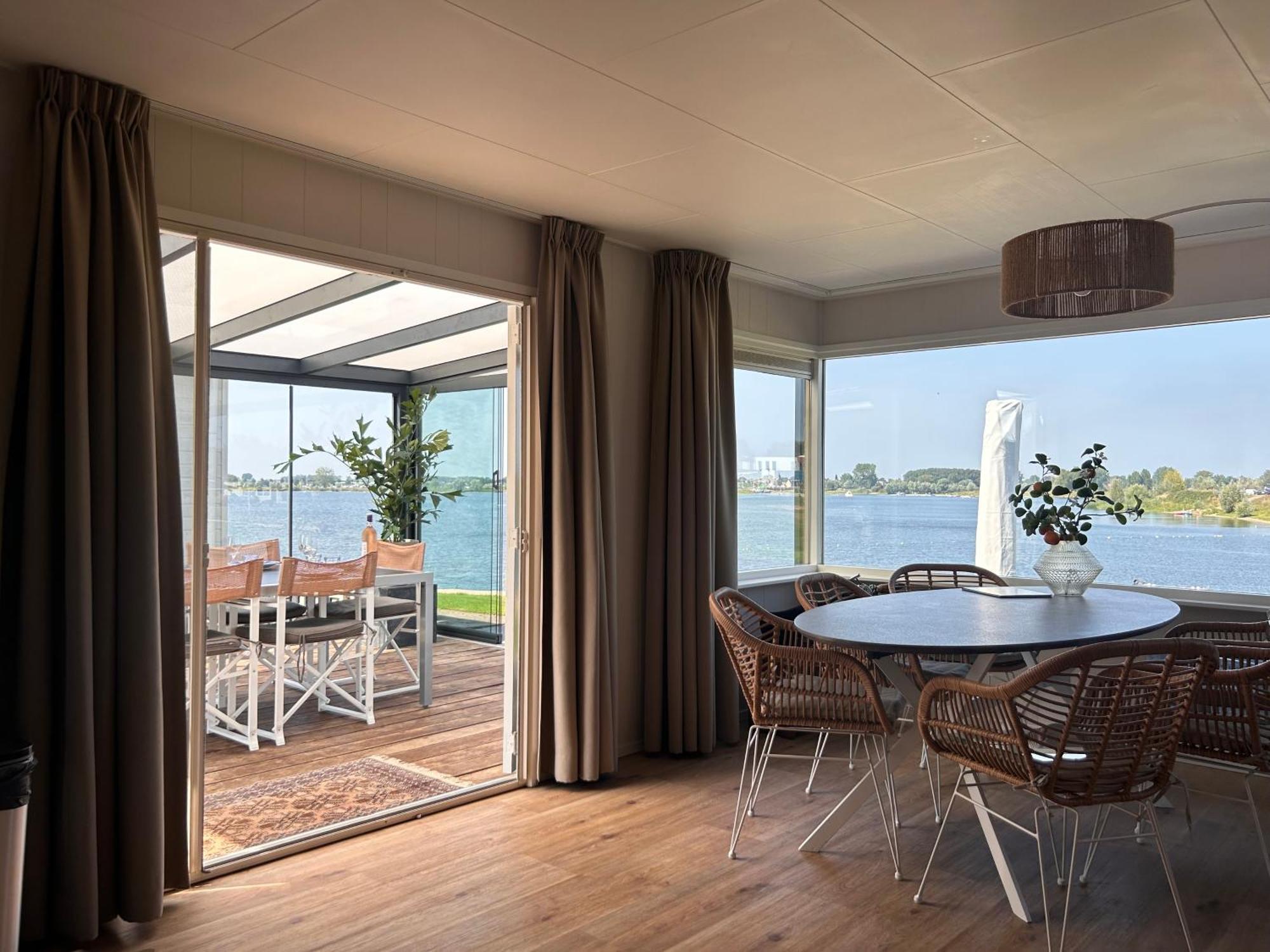 Luxe Chalet Direct Aan Het Water Met Strand Lith المظهر الخارجي الصورة